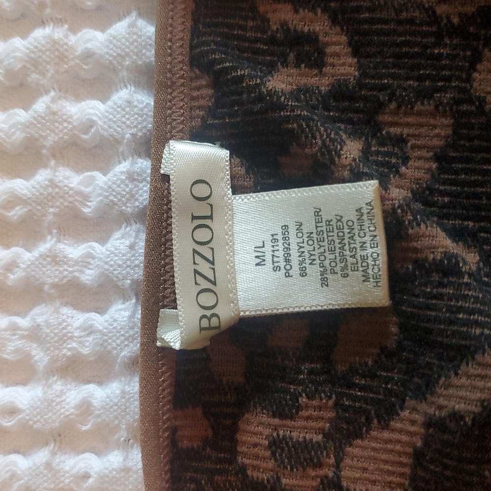 3 Tank/Bralettes - Picture 4 of 9